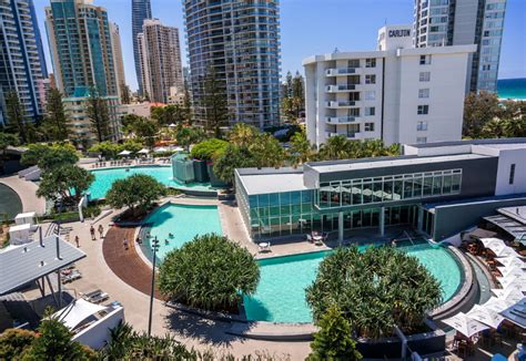 luxury family accommodation gold coast.